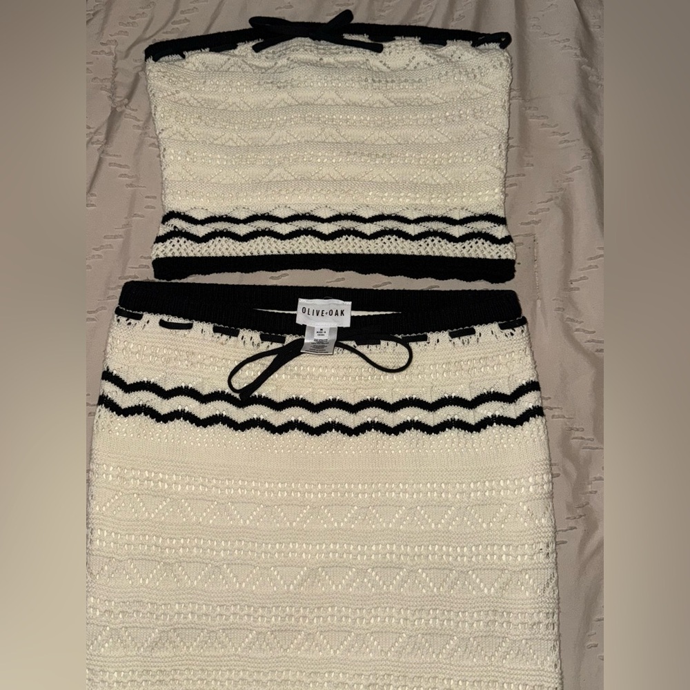 Olive & Oak Black and Cream Knit Set EUC
